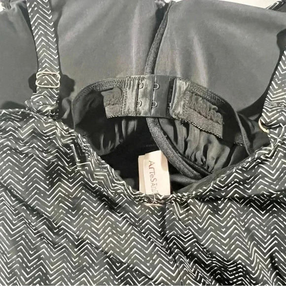 Artesands Zig Zag Black Botticelli One Piece - Picture 11 of 13